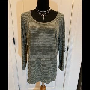 a.n.a green long sleeve top 🌸Size XL